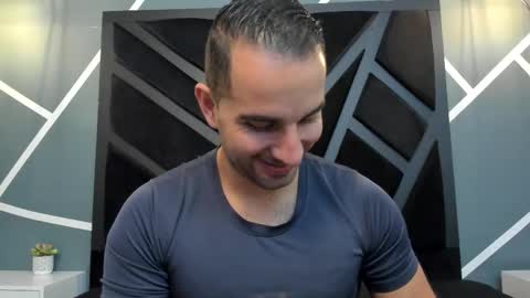  L O R E N Z O  Thumbs Up help  online show from September 8, 5:56 pm