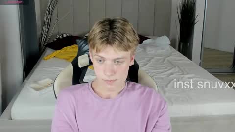 louie_evans online show from September 17, 8:10 pm