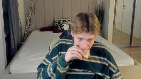 louie_evans online show from September 29, 5:20 pm