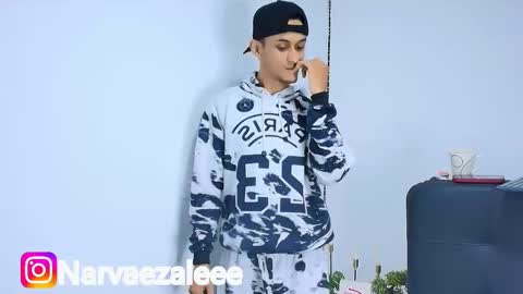 Snapshot of louis_ale chatting on October 31, 2:13 am Alejandro online show from October 31, 2:13 am