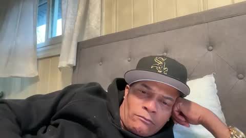 loved19 online show from February 6, 11:01 pm