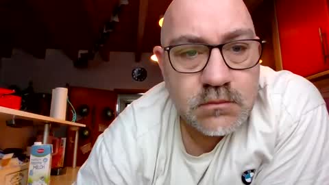 Snapshot of lover010983 chatting on February 19, 7:06 am lover010983 online show from February 19, 7:06 am