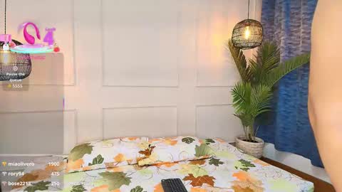 Snapshot of luandy_ chatting on October 20, 7:29 pm lUAN online show from October 20, 7:29 pm