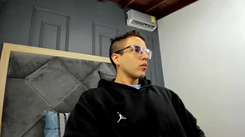 luca_morettii online show from October 23, 12:30 pm