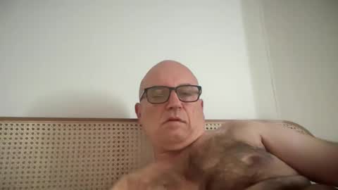 lucas10004 online show from December 3, 11:00 pm