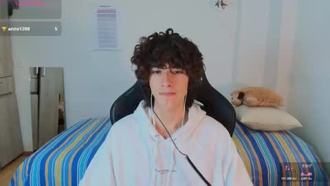 lucas_xo online show from February 24, 2:34 am