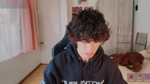 lucas_xo online show from December 22, 9:01 pm