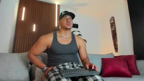 LUCA SANTOS online show from September 27, 12:30 am