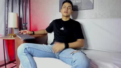 Leo online show from February 21, 11:01 am