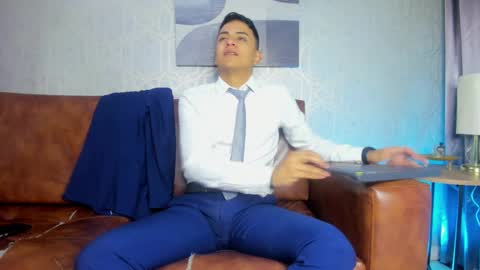 Leo online show from December 24, 11:17 am