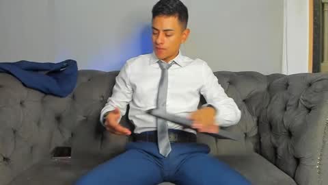 Leo online show from December 13, 10:51 am