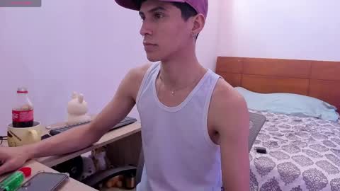 Lu Independent Model online show from April 2, 5:32 pm