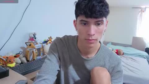 Lu Independent Model online show from March 16, 4:33 pm