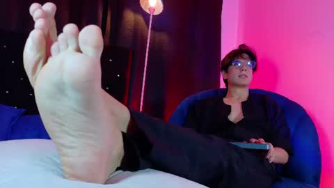 Lui online show from June 28, 7:53 pm