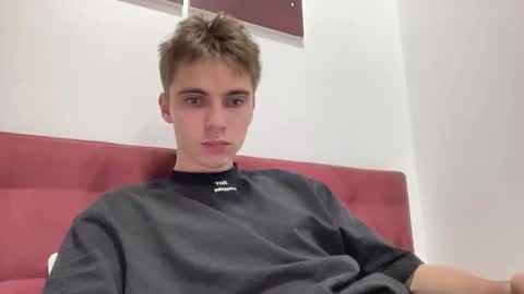 Luis online show from October 15, 6:48 pm