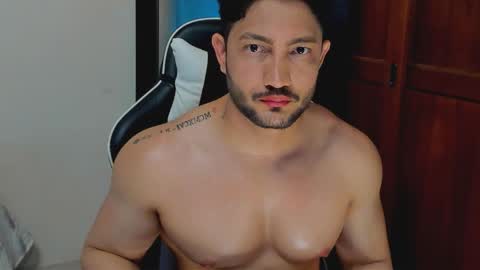 luis_baptista online show from November 16, 9:28 pm