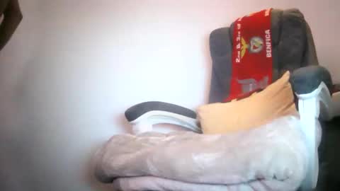 luizs23 online show from April 24, 5:48 pm