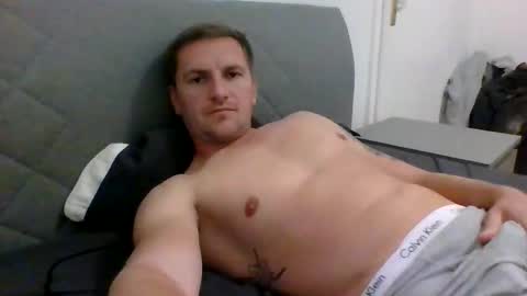 Snapshot of luke66a chatting on October 14, 4:36 pm luke66a online show from October 14, 4:36 pm