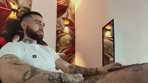 Snapshot of luke_davis01 chatting on October 20, 1:26 pm LUKE online show from October 20, 1:26 pm