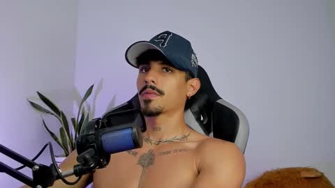 Luke Taylor online show from March 4, 3:19 pm