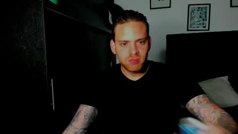 Snapshot of lukeglanton17 chatting on March 11, 12:33 am Luke online show from March 11, 12:33 am