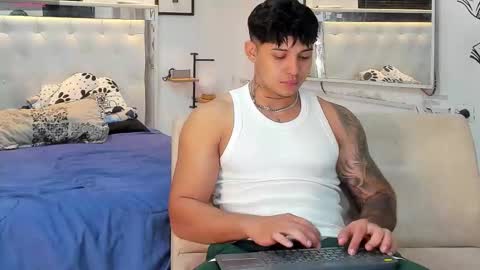 Lunay online show from December 16, 1:23 am