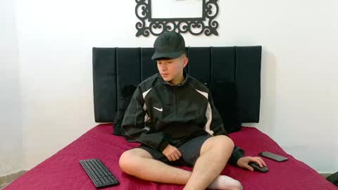 lunaydream online show from May 7, 11:54 am