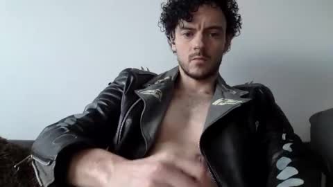 Lupine online show from December 20, 9:32 am