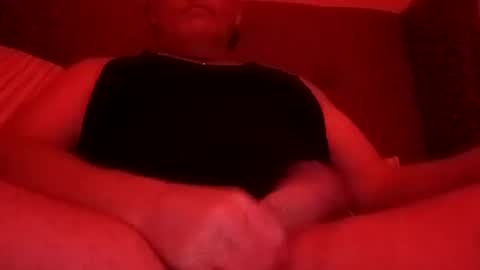 Snapshot of luv2toknstrok chatting on October 13, 12:11 pm Luv2tokNstrok online show from October 13, 12:11 pm