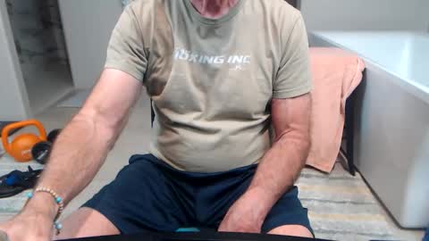 luv_missle online show from March 21, 4:05 am