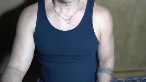 Snapshot of luvzjerkingoff chatting on February 20, 4:18 am luvzjerkingoff online show from February 20, 4:18 am