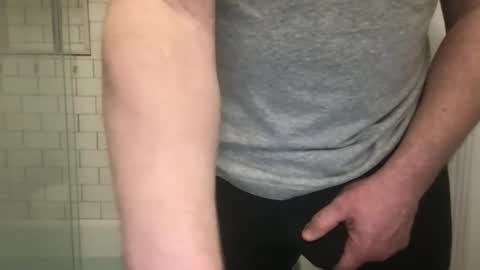 lvguynextdoor440656 online show from March 11, 11:01 pm