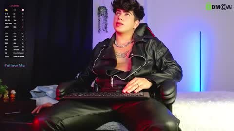 Snapshot of lylebennett_ chatting on October 13, 11:38 am Lyle Bennett Freelance Model online show from October 13, 11:38 am