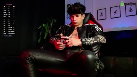 Lyle Bennett Freelance Model online show from February 13, 11:48 am