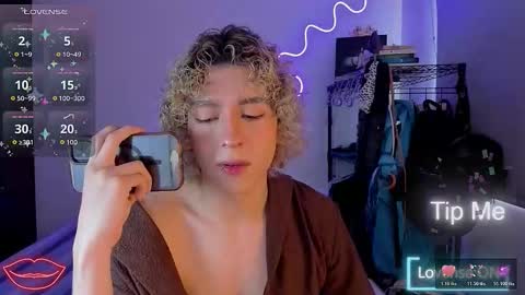 Lyric online show from November 16, 9:06 pm