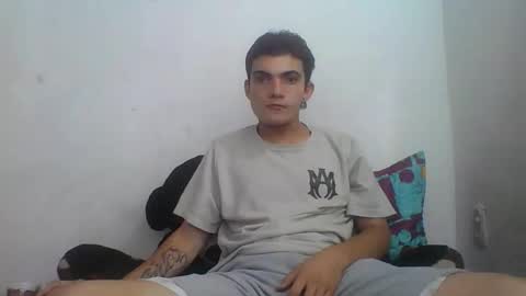 Snapshot of m0ntana777 chatting on October 20, 10:52 am m0ntana777 online show from October 20, 10:52 am