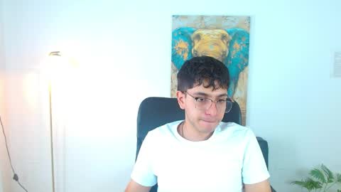 Max online show from April 1, 2:25 pm