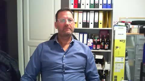 macfly67 online show from November 12, 6:24 pm