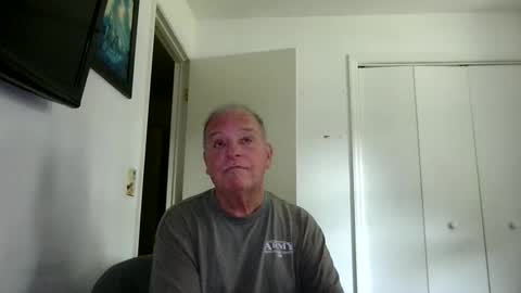 mackdocc001 online show from April 18, 7:07 pm