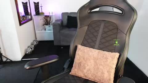 If you want me to use the Lovense please let me know  --    online show from February 11, 5:40 pm