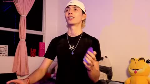 maiky_cooper01 online show from April 13, 4:24 am