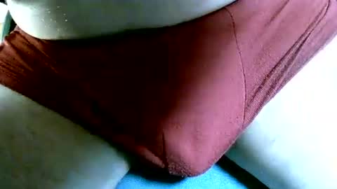 Snapshot of malincik chatting on December 23, 9:59 am HornyJohny online show from December 23, 9:59 am