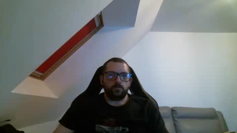 breton online show from May 18, 7:40 pm