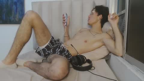 Manuel online show from May 22, 1:32 am