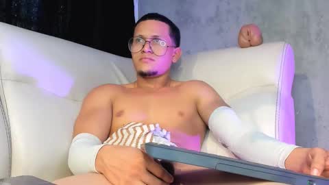 Manuel online show from September 22, 9:14 pm