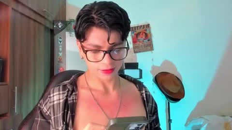 mar_alexis online show from December 14, 7:26 am