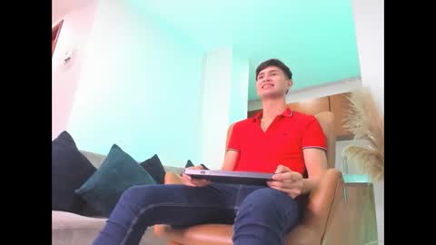 Snapshot of marcus_fire chatting on February 10, 6:42 am marcus_fire online show from February 10, 6:42 am