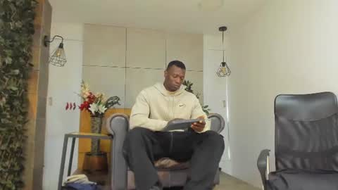Marcusssss online show from August 3, 11:38 am