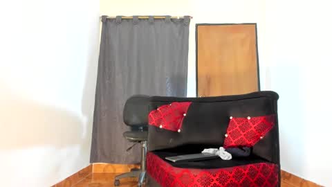 Marcus Independent Model online show from December 18, 3:35 am