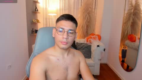 Snapshot of marcuswildx chatting on October 3, 1:27 pm marcus online show from October 3, 1:27 pm